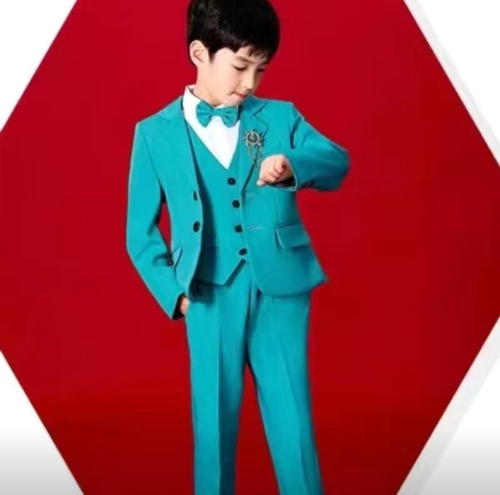 Костюм  сатылады  жана