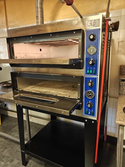 Vând cuptor pizza GGF