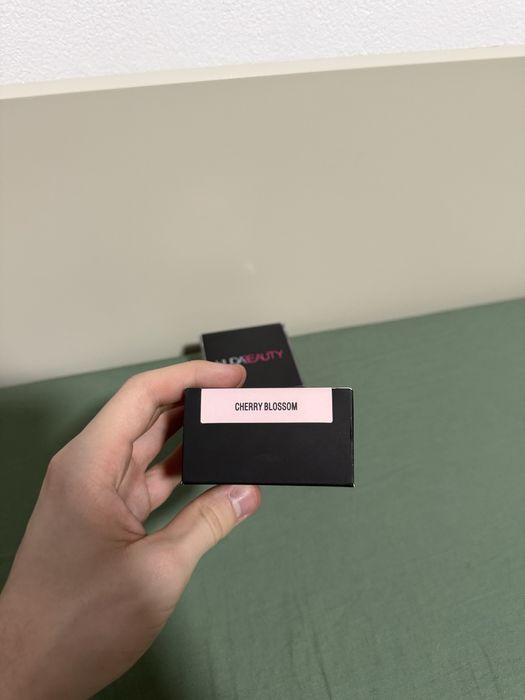 Pudra Huda Beauty - 2 nuante