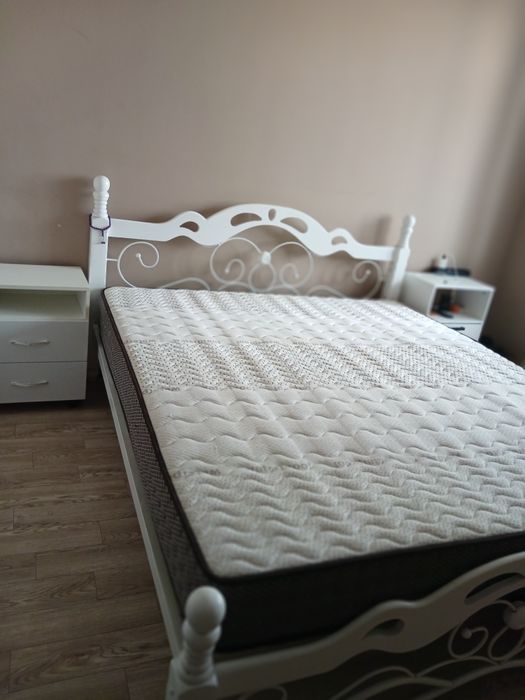 Кровать в спальню