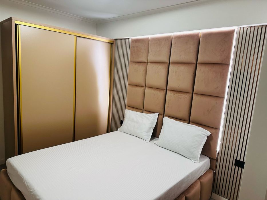 Închiriez apartament 2 camere Alezzi Odyssey – parcare subterană – Mamaia Nord
Descriere anunț