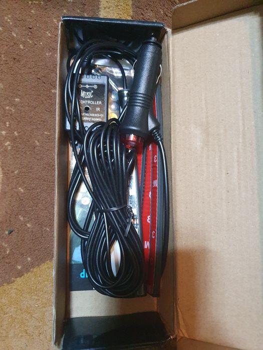 Lumini ambientale auto cu telecomandă