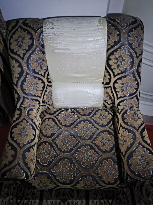 Диван и кресло срочна