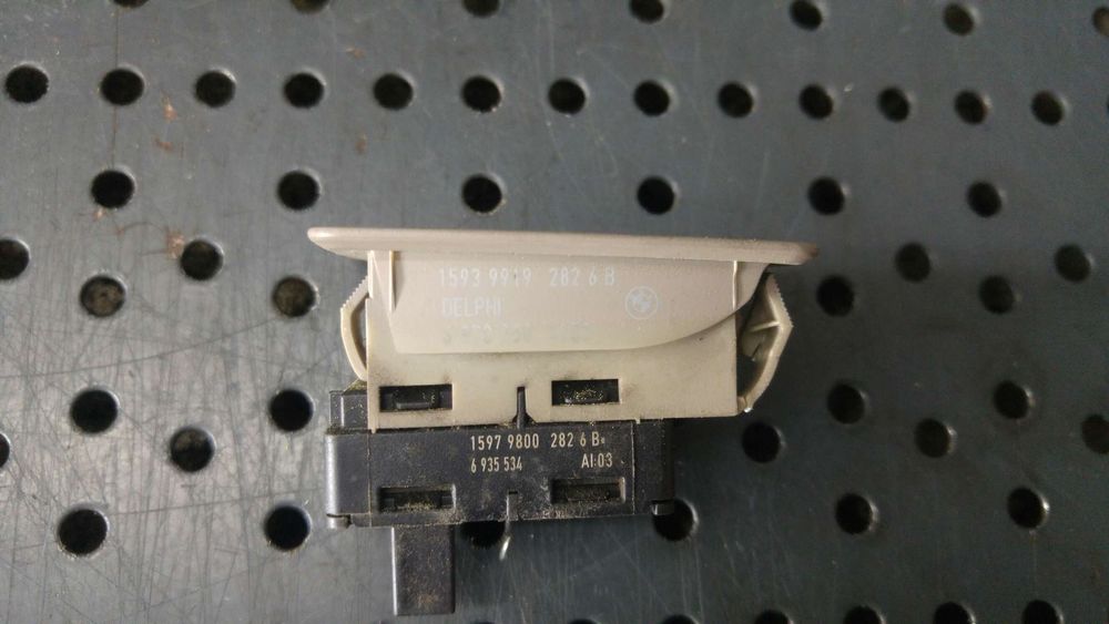Buton geam electric dreapta spate bmw seria 1 e87 15979800