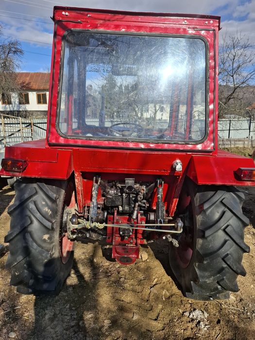 Vițea și tractor de vanzare