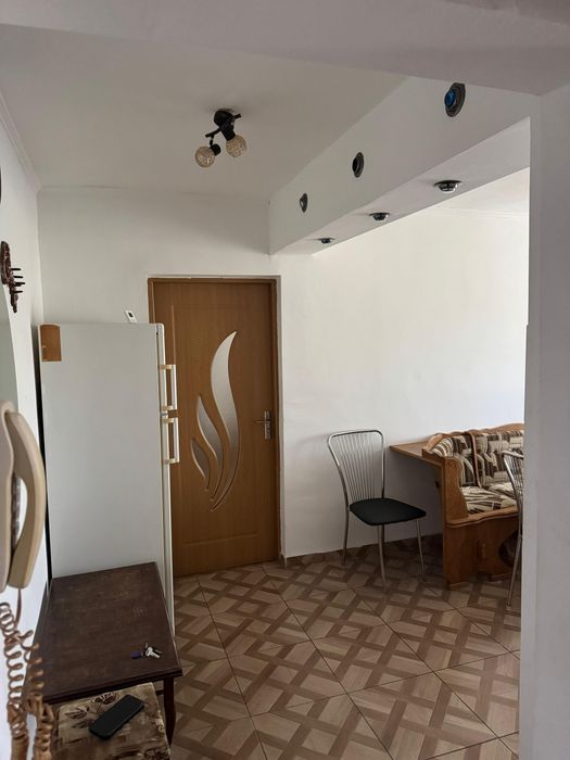 Apartament 3 camere de vânzare