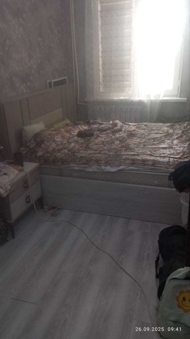 Шкаф, прихожая, тумба и двуспальная кровать
