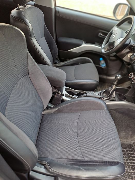 Продавам МИЦИБУШИ Оутлендър