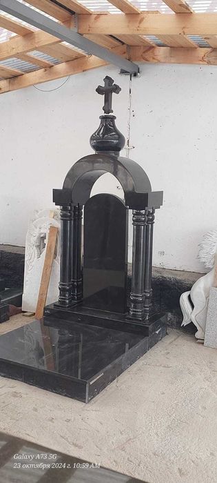 Изготовление памятников фирма "Монумент"