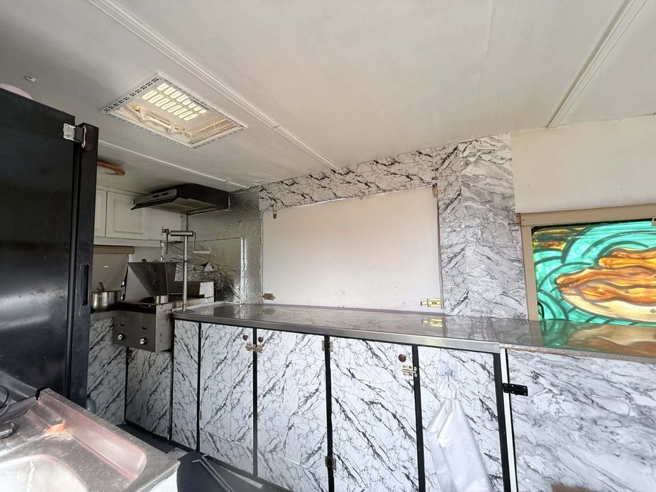 Food truck Rulota pentru evenimente rugi complet echipata