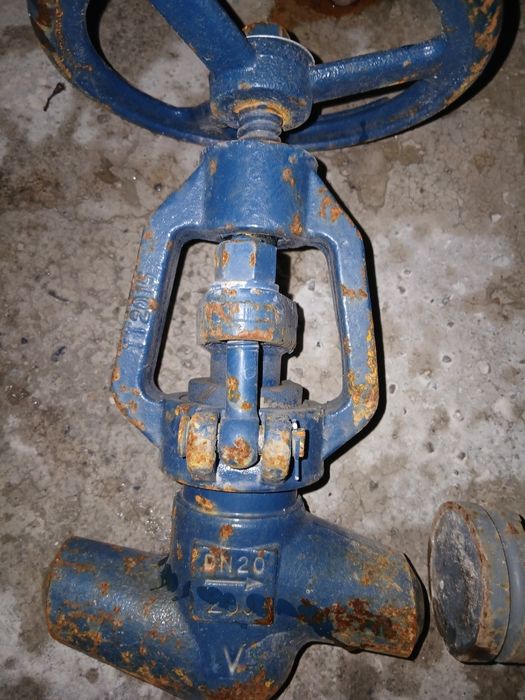 Продам вентили разные, задвижки