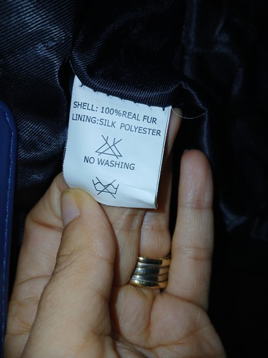 Blana de lux  originala . Marime L-Xl Noua, calitativa, cump