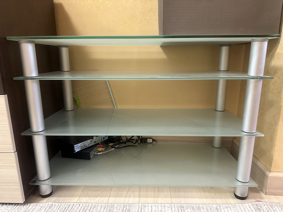 Полка под телевизор