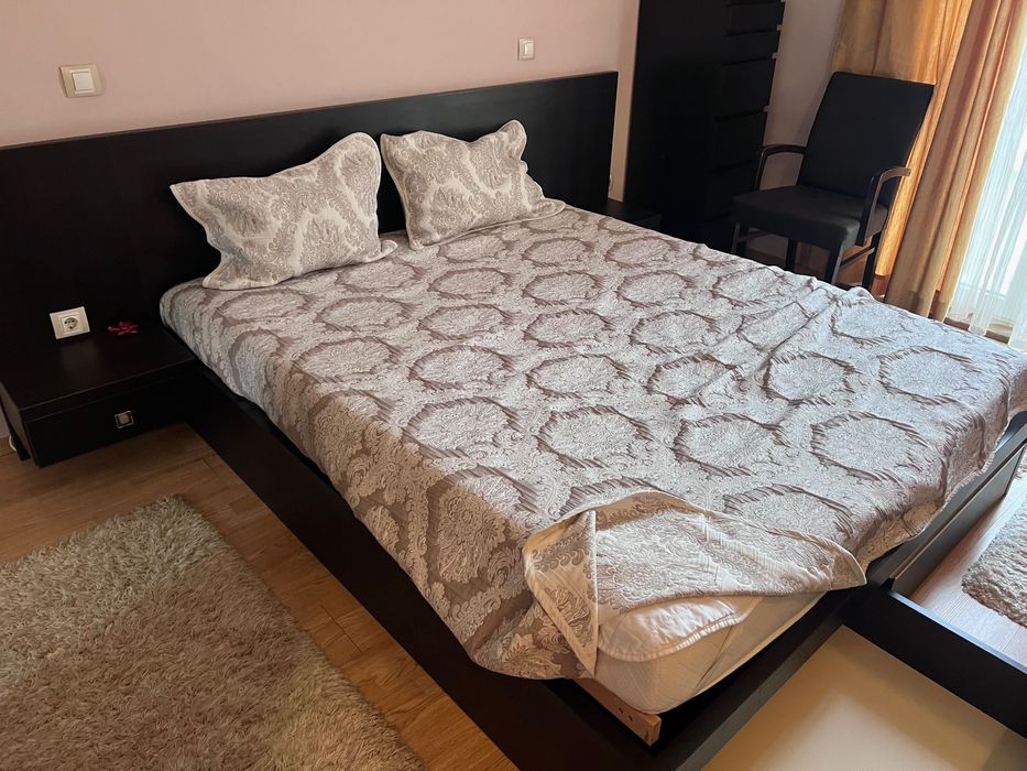 Спалня 160x200 с повдигащ механизъм и шкафчета
