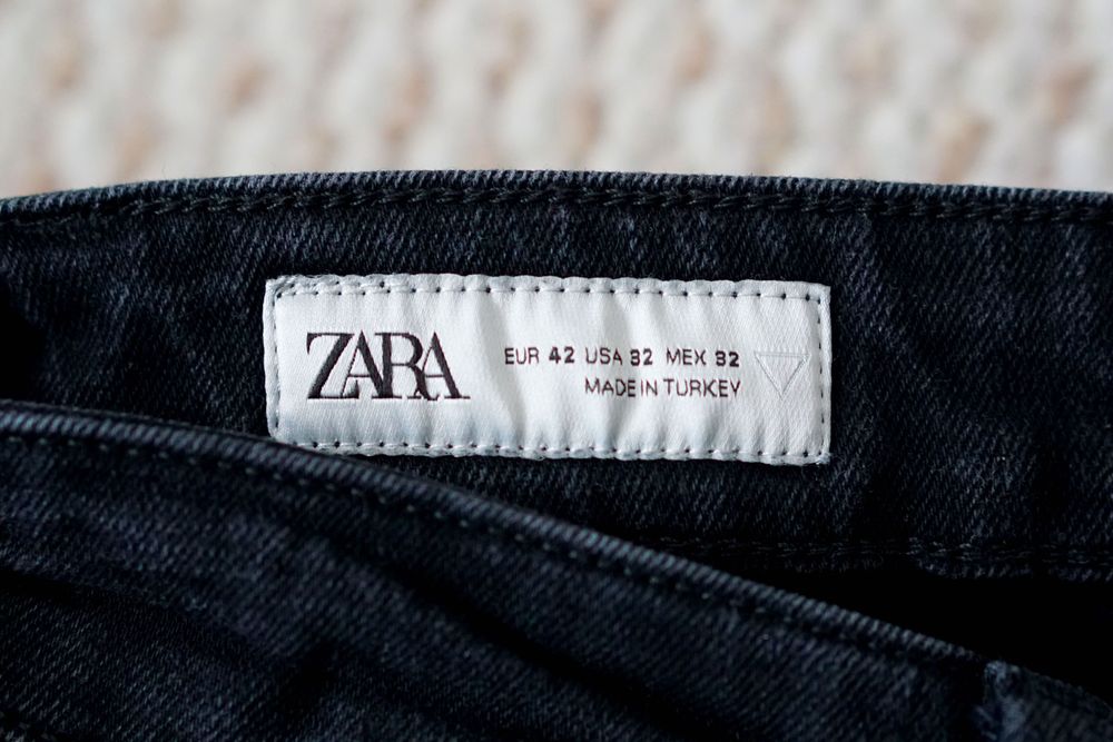 Blugi negri Zara pentru barbati