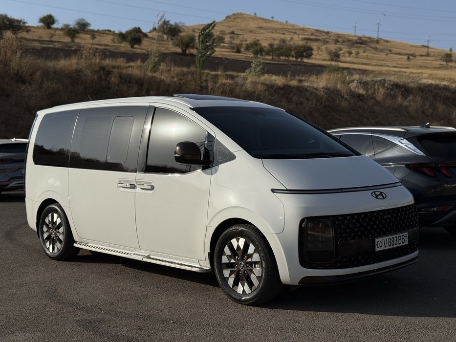 Срочна Staria сотилади