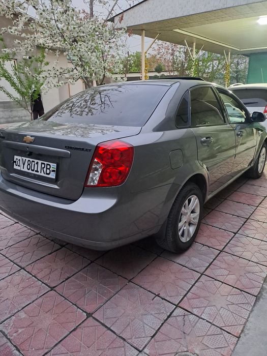 Ласетти 2013   1.6 автомат нахт ва вариантга берилади