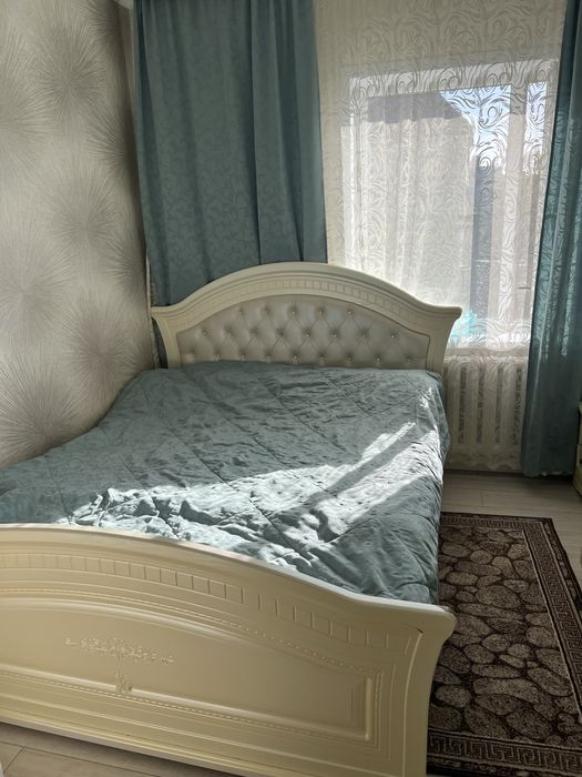 Продам спальный гарнитур