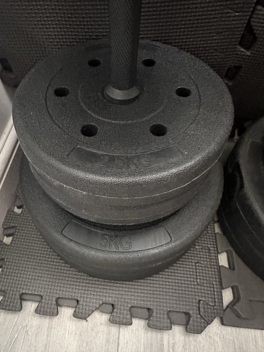 Set gantere nefolosite cu greutati de 2,5kg si 5kg