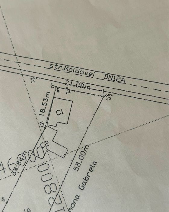 Casă din cărămidă cu teren intravilan 2.262 mp – Comănești
