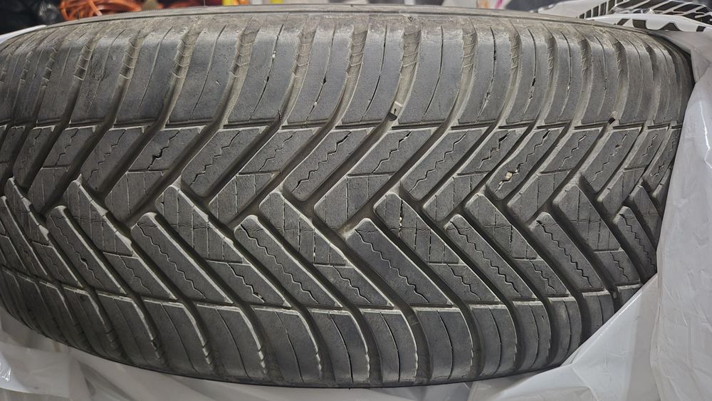 Всесезонни Hankook Kinergy 4S2 XL 215/65 R17 DOT 0422