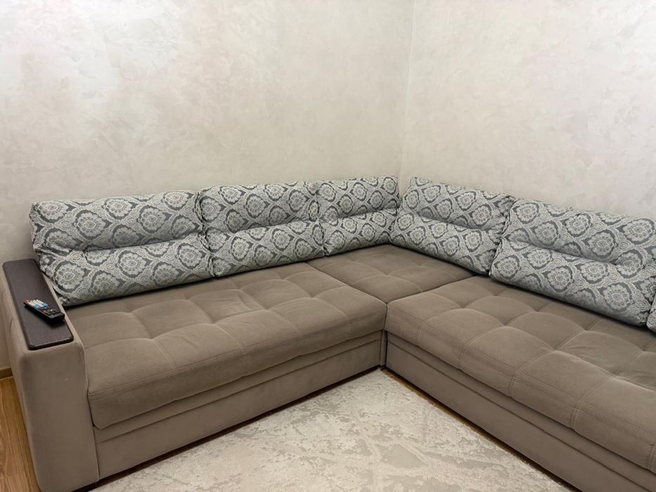 Продам диван углавой 2.30 на 2.70