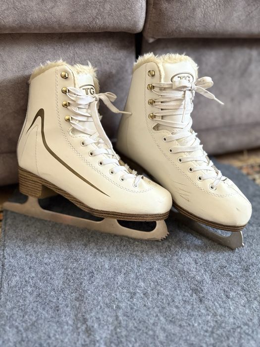 Продам коньки. 39 размер