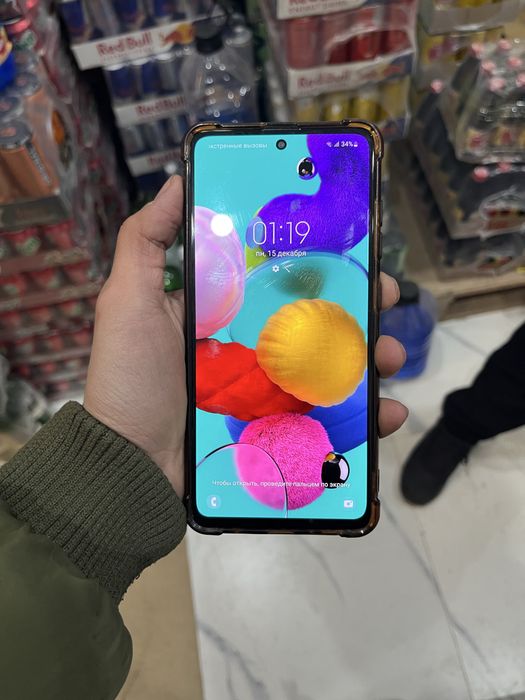 Самсунг а51 в хорошем состояние
