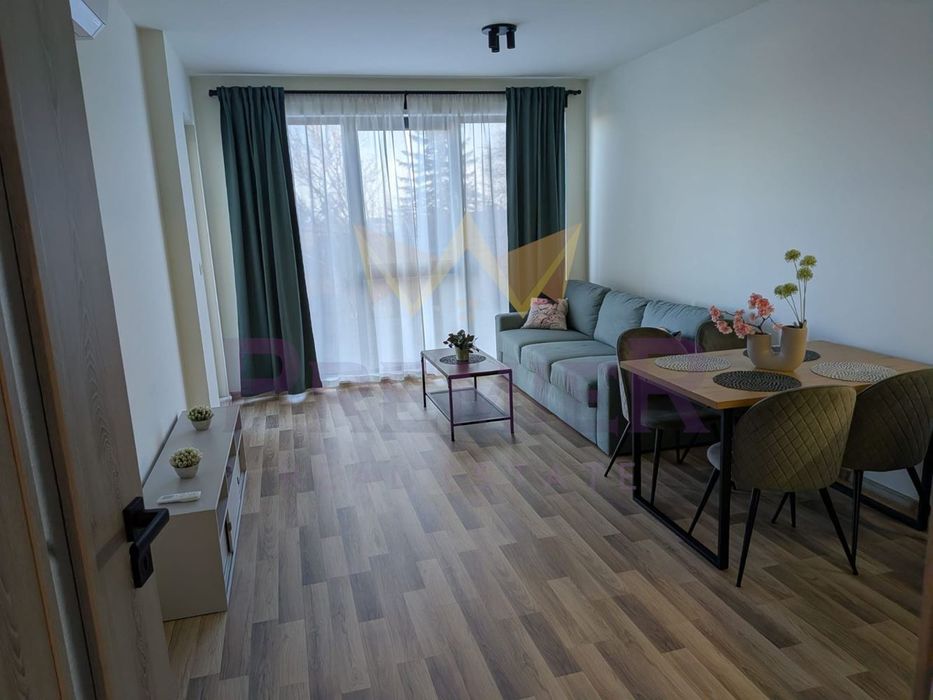 Дава се под наем Двустаен апартамент в к.к. Св.Св. Константин и Елена - 70 кв.м за 598.23 € - Снимка #2