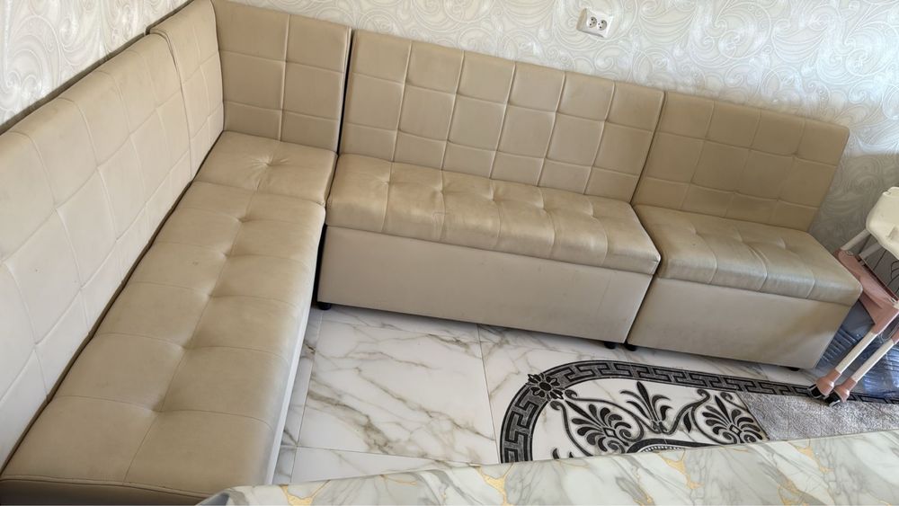 Кухонный мебель сатылады