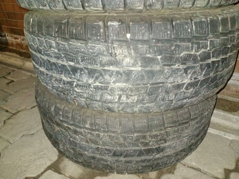 Продам автошины бу Yаkahama  265/65 R17
