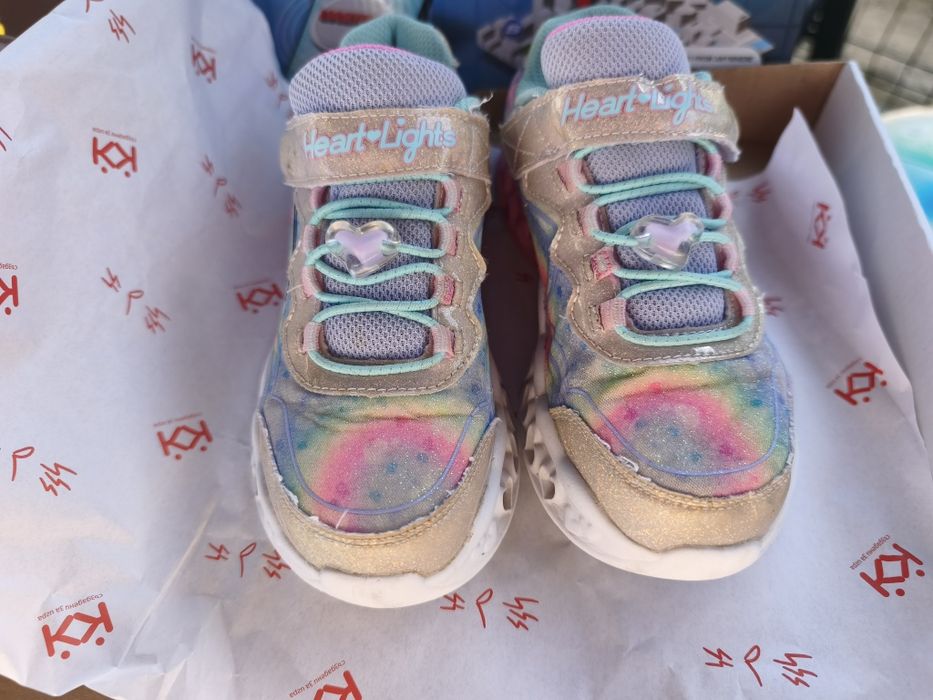 Детски  маратонки Skechers Heart Lights за момиче, 30 номер