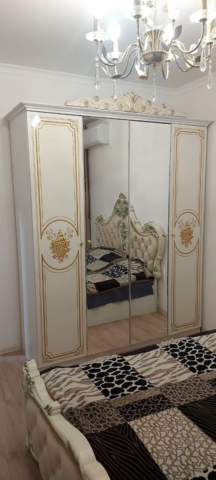 Продаётся спальный гарнитур