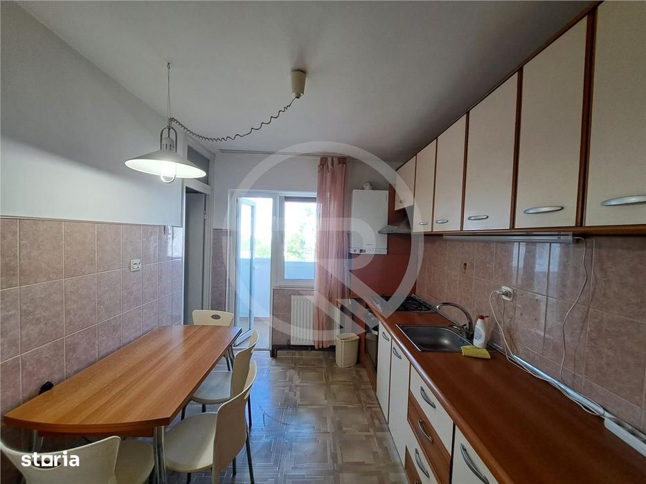 Apartament cu 2 camere, decomandat, situat in cartierul Zorilor!