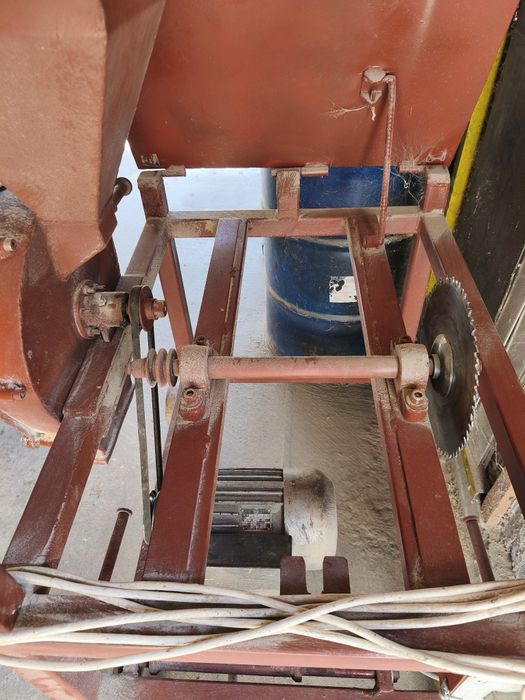 Moara cu ciocanele și Circular