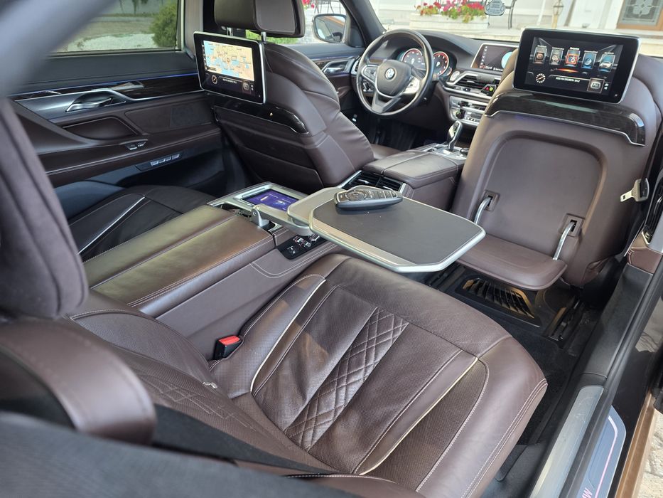 BMW 740d long g12  xDrive Facelift Individual Executive Lounge.40.000euro la schimb!
