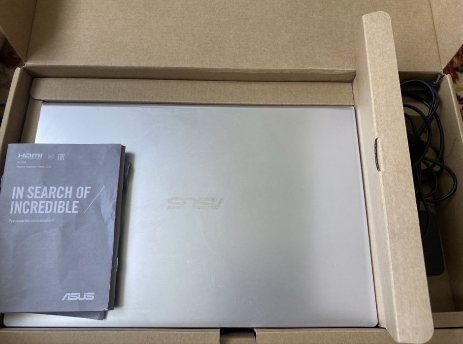 ASUS Vivobook ноутбук