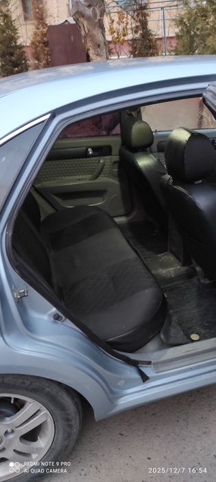 Lasetti 1.8  sotiladi