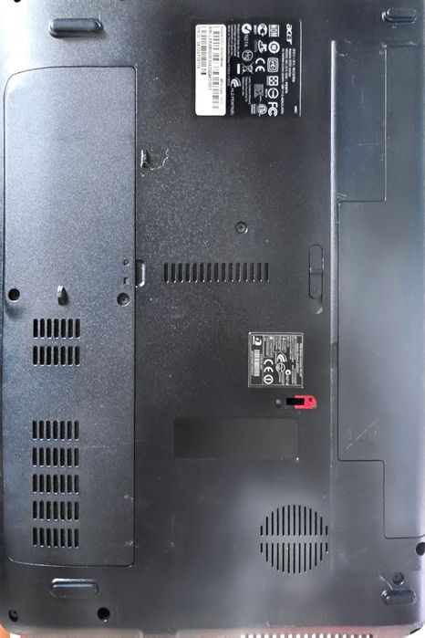 Vând 2 laptopuri, modelele 5742G și 5252
