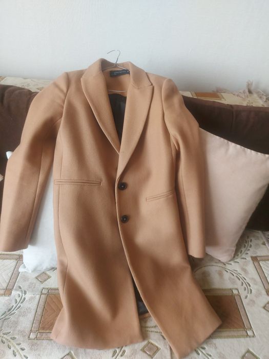 Продам пальто демисезонное