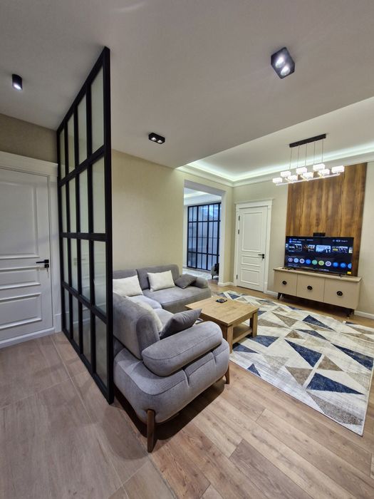 ТЦ Самарканд Дарваза. Отличная локация, современный ремонт.