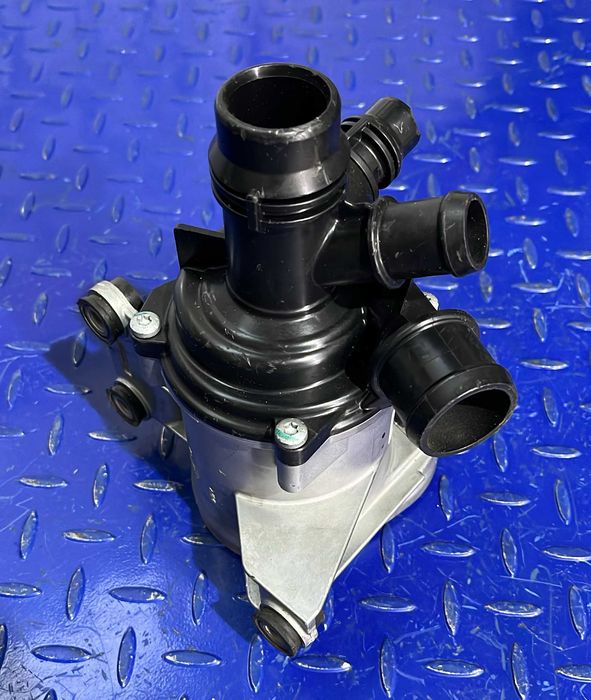 Pompa de apa Mercedes Benz GLE W167 A2562000500
