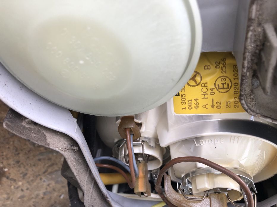 Фарове за Мерцедес Ц класа