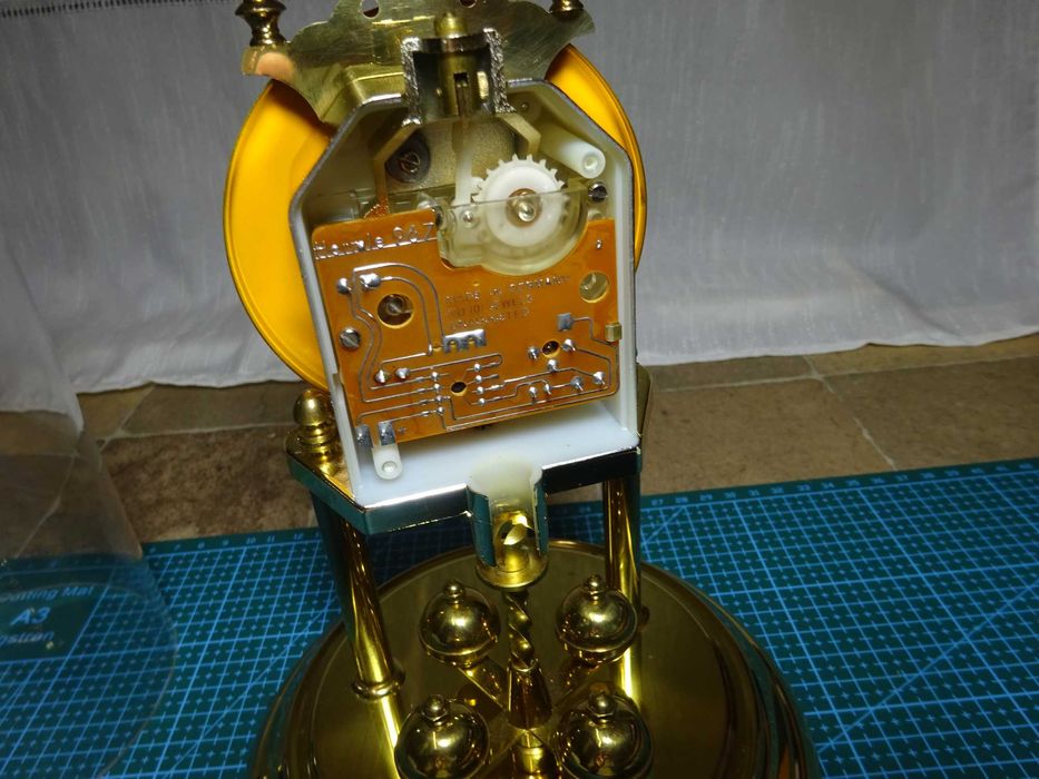 Ceas de masa Hettich quartz / miscare cu fir torsiune /defect