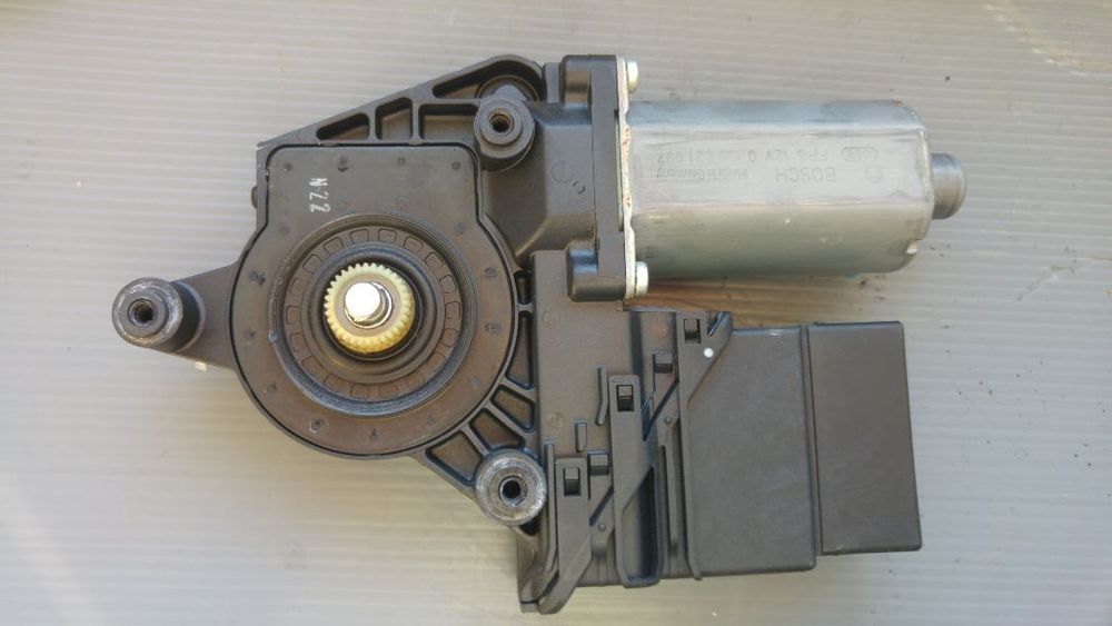 motoras macara stanga spate skoda superb 3u0959811