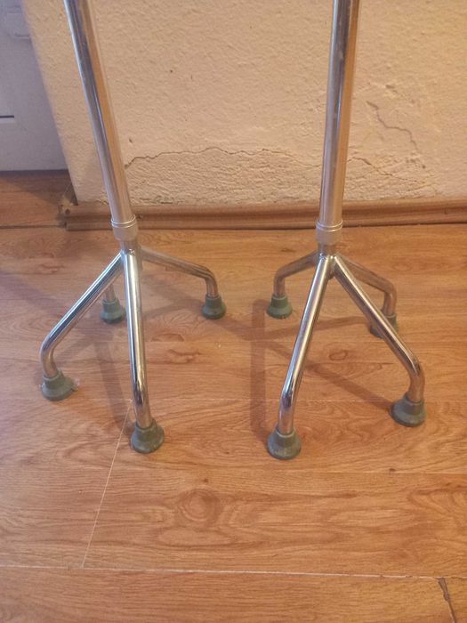 Carje cu sprijin pe antebraț