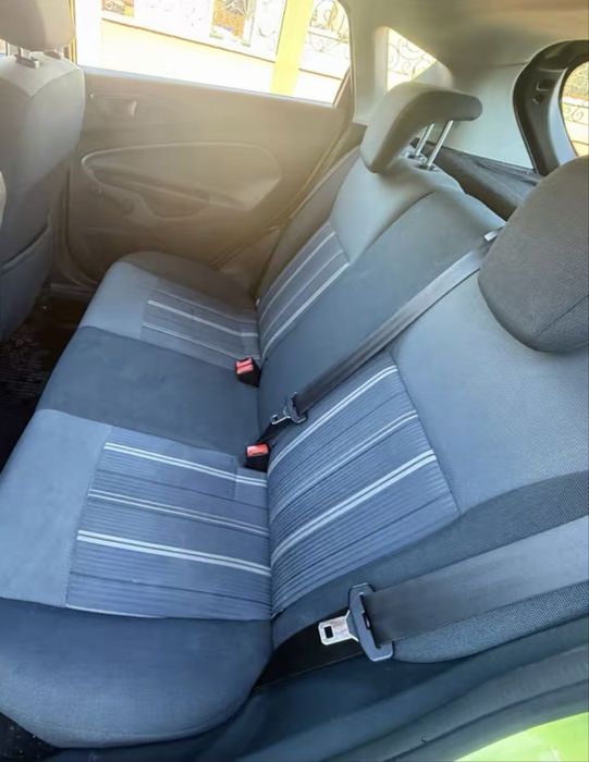 Салон за Форд Фисета