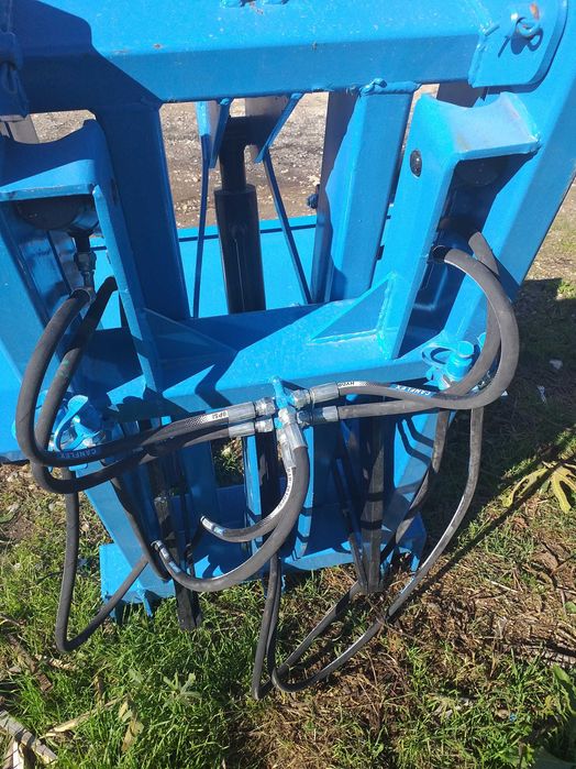 Навесен  товарач