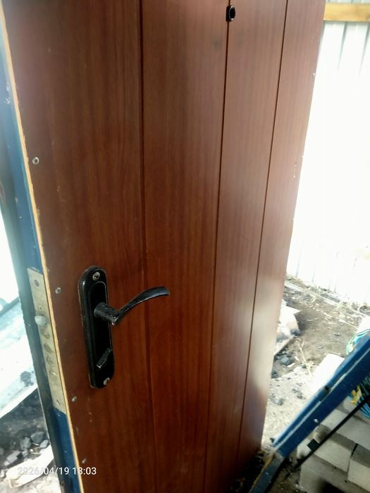 Входная металлическая дверь