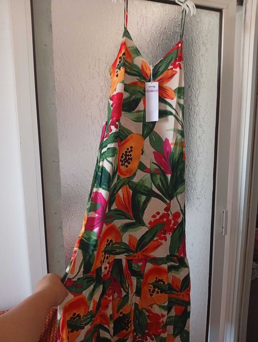 Pantaloni și rochie mărime M,noi